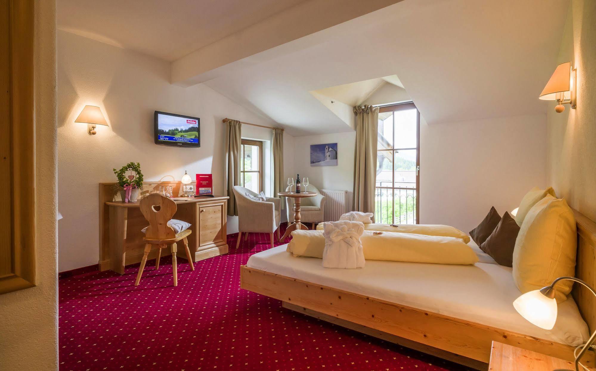 Hotel Reitlwirt Brixen im Thale Bagian luar foto