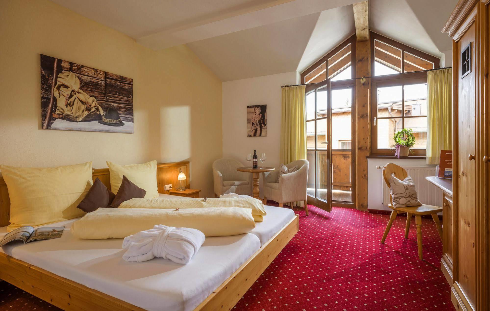 Hotel Reitlwirt Brixen im Thale Bagian luar foto