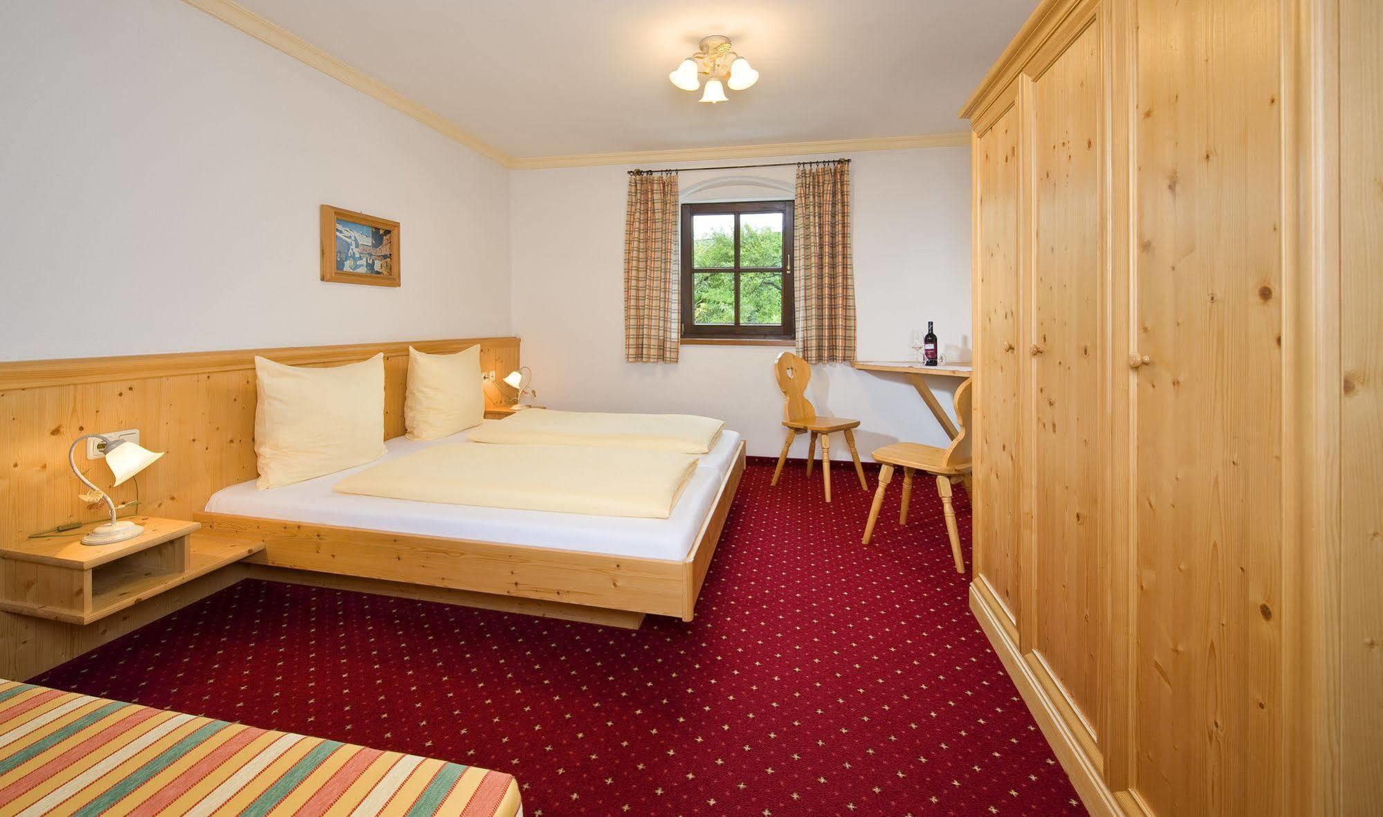 Hotel Reitlwirt Brixen im Thale Ruang foto